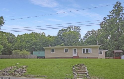 131 Mount Pisgah Ave, Oxford NJ  07863-3070 exterior