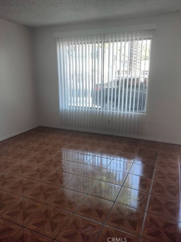 14642 Calvert St, Van Nuys CA 91316-1216 exterior