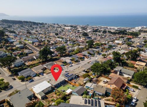 383 Monterey Rd, Pacifica CA  94044-1460 exterior