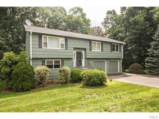 23 Bruce Dr, Huntington CT  06484 exterior