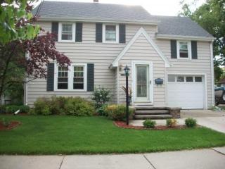 1707 Clark St, Appleton, WI 54911-3656