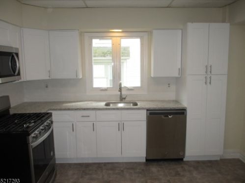 33 Grant Ave, East Orange, NJ 07017-4630