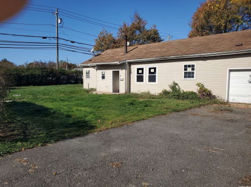 2 Somerset Rd, Amityville NY  11701-2019 exterior