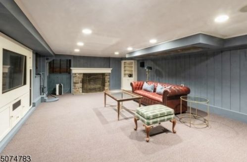 20 Gordon Pl, Verona NJ  07044-2608 exterior