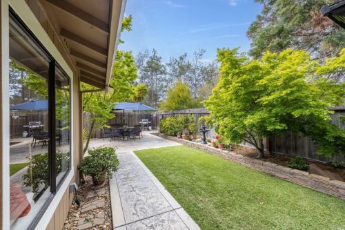 1229 Grove Cir, Benicia CA  94510-1711 exterior