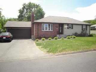 17 Fairview Ave, Bristol, CT 06010-7309