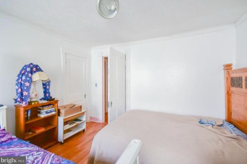 310 Congress St, Charles Town WV  25414-1320 exterior