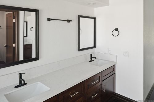 4792 Galicia Way, Oceanside CA  92056-5122 exterior