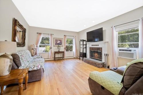 270 Prosperous Valley Rd, Middletown NY  10940-8707 exterior