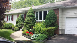 379 Edwards Rd, Parsippany NJ  07054-2208 exterior