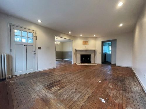 1349 Huntington Tpke, Bridgeport, CT 06611-5318
