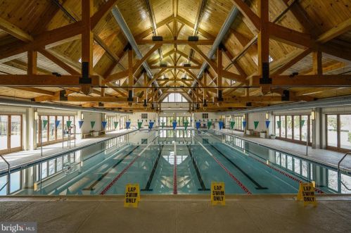 19372 Ml Dm Pl, Leesburg VA 20176-1637 exterior