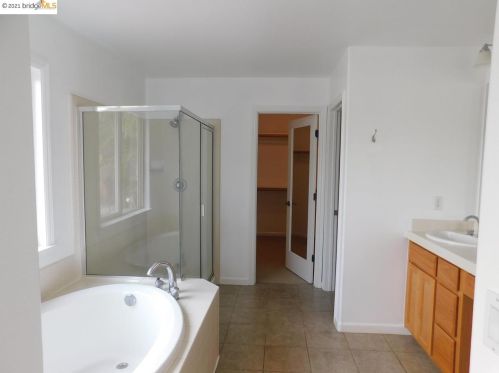 2468 Basilicae Way, Manteca CA  95337-8319 exterior