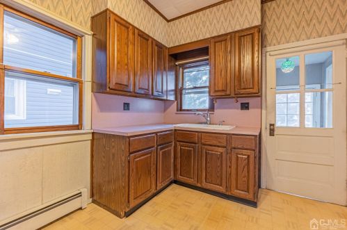 41 Ford Ave, Perth Amboy NJ  08863-1604 exterior