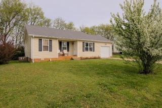 438 Carter Rd, Clarksville, TN 37042-5459