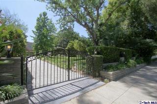 1301 Linda Vis Ave, Pasadena CA  91103-2347 exterior