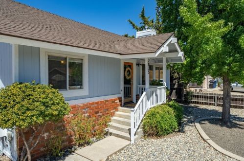 2825 Old Wrangler Ln, Lake Nacimiento, CA 93446-4227