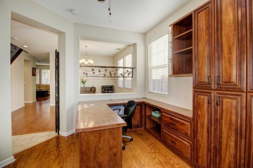 9872 Winkle Cir, Elk Grove CA  95757-6276 exterior