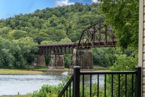 130 Nettles Ln, Franklin PA 16323-4152 exterior