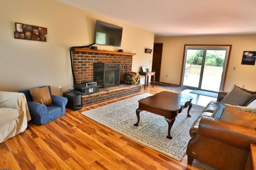 7 Pinewood Ln, Washington NJ  07882-4012 exterior