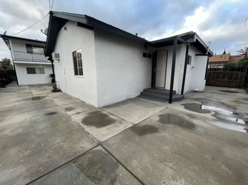 1712 Cherry Ave, Long Beach, CA 90813-2520