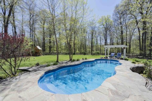 223 Windsor Rd, Fishkill, NY 12524-3411
