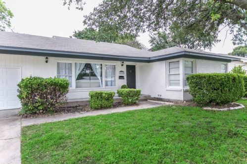 4909 Trail Lake Dr, Fort Worth, TX 76133-1235