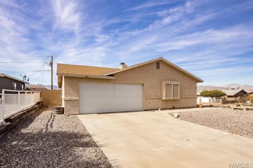 3613 Gem St, Bullhead City, AZ 86442-8106
