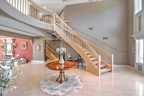 24 Dora Ln, Holmdel Village NJ  07733-1671 exterior