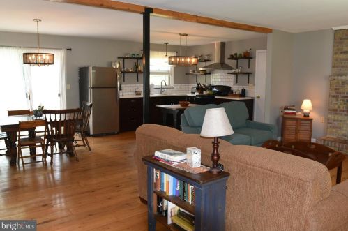 106 Wood St, Mc Connellsburg, PA 17233-9526