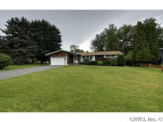 301 Farmington Dr, Split Rock, NY 13031-2116