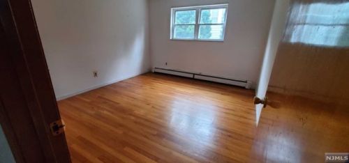 417 2nd St, Palisades Park NJ  07650-1701 exterior
