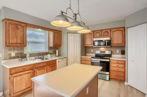 213 Commodore Dr, Mc Donald, PA 15057-2183
