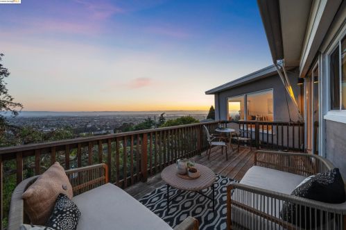 8017 Crest Ave, Oakland CA  94605-3611 exterior