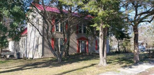 15 Jefferson St, Golden Pond, KY 42211-7914