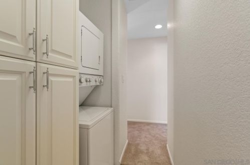 955 Agate St, San Diego CA  92109-1175 exterior