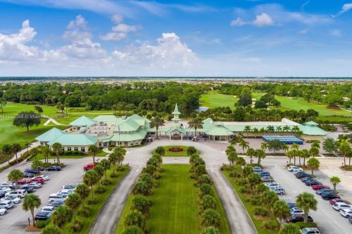 8801 One Putt Pl, Fort Pierce FL  34986-3068 exterior