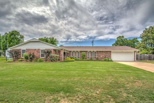 407 Steadway Ave, Bartlesville, OK 74029-2827