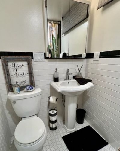 58 Saratoga, Newport Beach CA  92660-6148 exterior