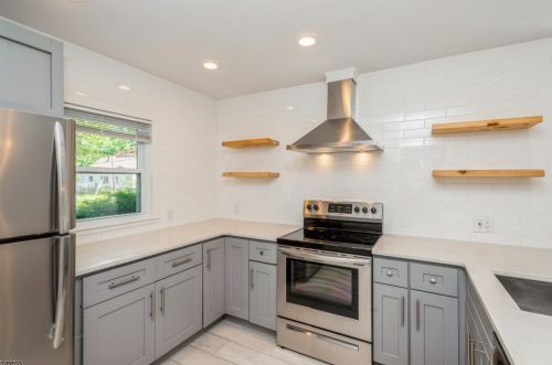 19 Dayton Cres, Bernardsville NJ  07924-2742 exterior