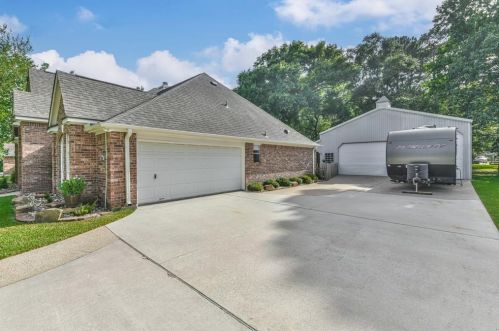 311 Garrett Dr, Magnolia, TX 77354-1548