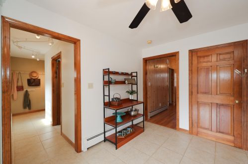 16 10th St, Kingston NH  03848-3717 exterior