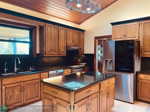 6075 1st St, Vero Beach FL  32968-9521 exterior