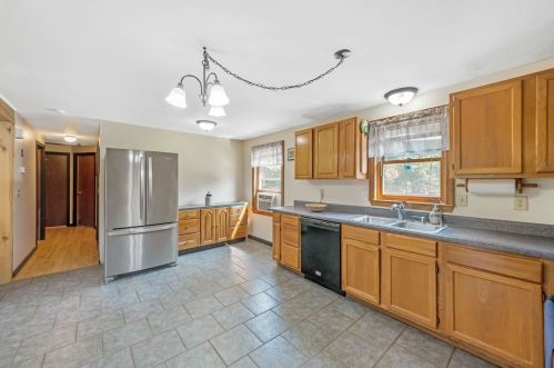 9 Fairway Dr, New Hampton, NH 03256-4809