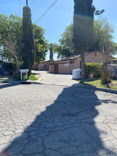 455 Pear St, San Bernardino, CA 92410-2518