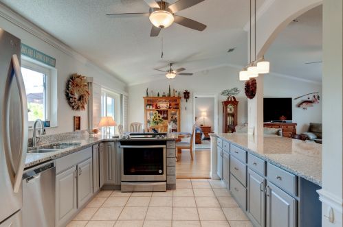 121 Wimbrow Dr, Sebastian, FL 32958-4535