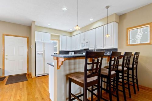1358 5th St, Saint Paul, MN 55106-5359