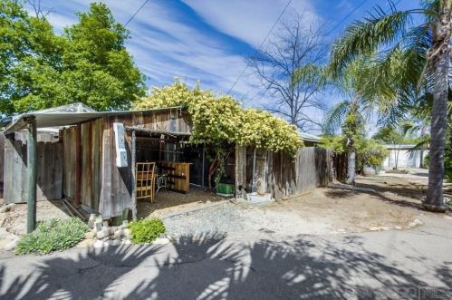 1247 Flamingo Ave, El Cajon CA  92021-3325 exterior