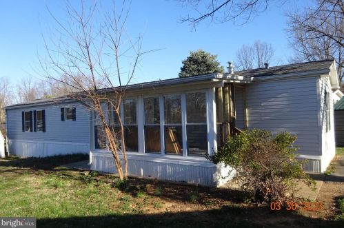 63 Shippensburg Mobile Est, Lees Cross Roads, PA 17257-9530