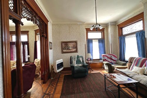 123 Marshall Ave, Springfield MN  56087-1520 exterior